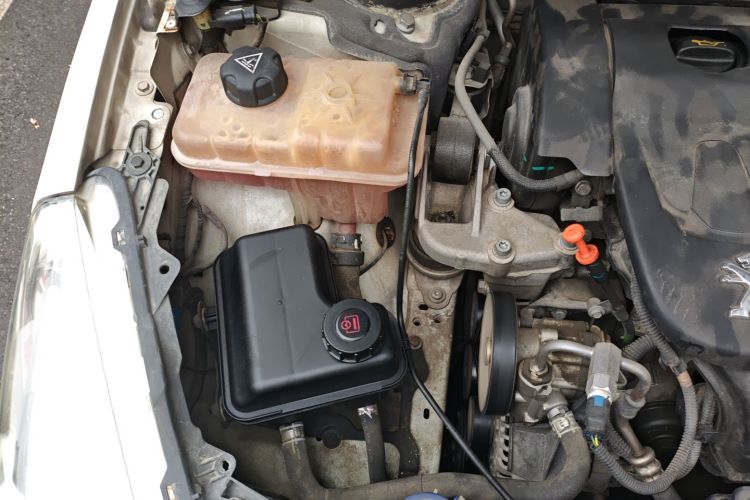 标致508 2013款 2.0L 两周年纪念 自动智享版局部细节9006