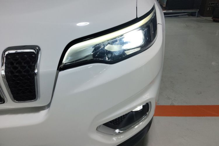 Jeep 自由光 2019款 2.0T 两驱智享版 国V车身外观36