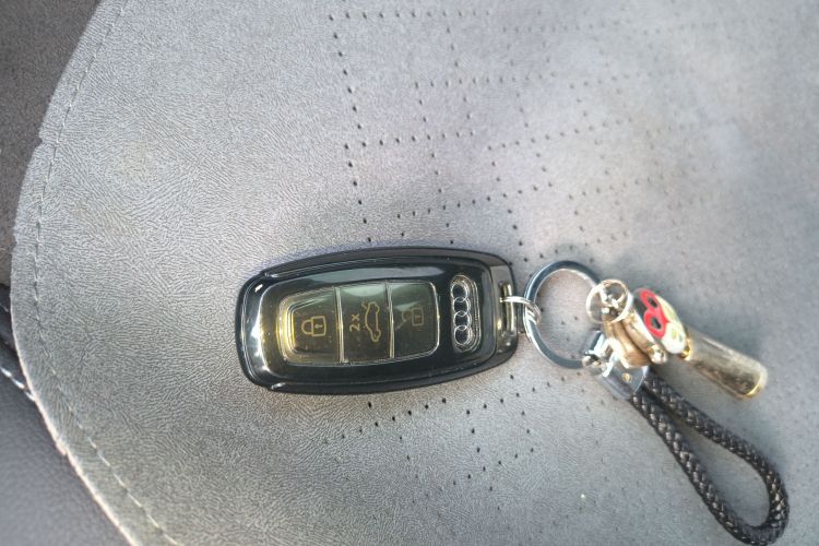 奥迪Q4 e-tron 2023款 40 e-tron 创境版中控内饰11