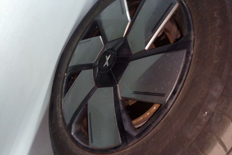 小鹏X9 2024款 640四驱高性能Max车身外观6008