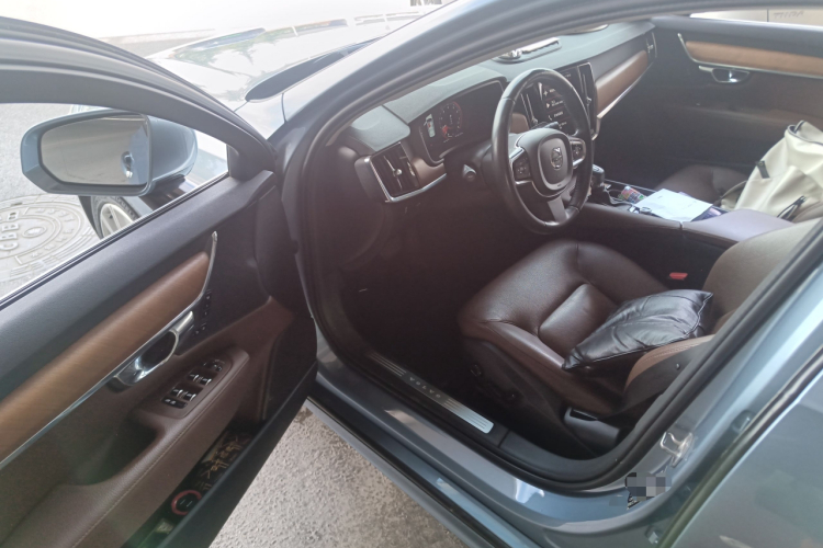 沃尔沃S90 2020款 T5 智逸豪华版中控内饰7003