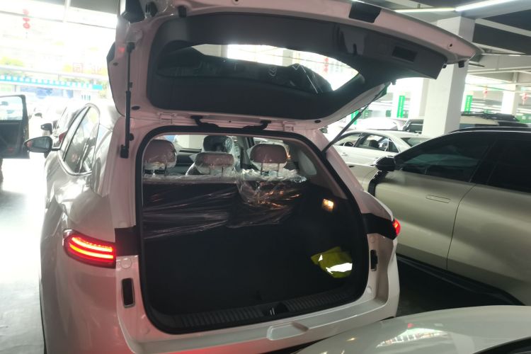 奔腾 悦意03 2025款 565km 乐享版机舱底盘23