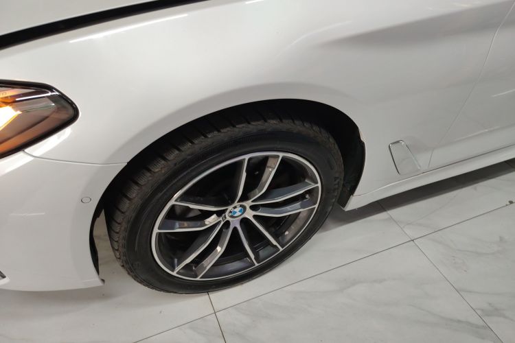 宝马5系 2022款 改款 525Li M运动套装车身外观35