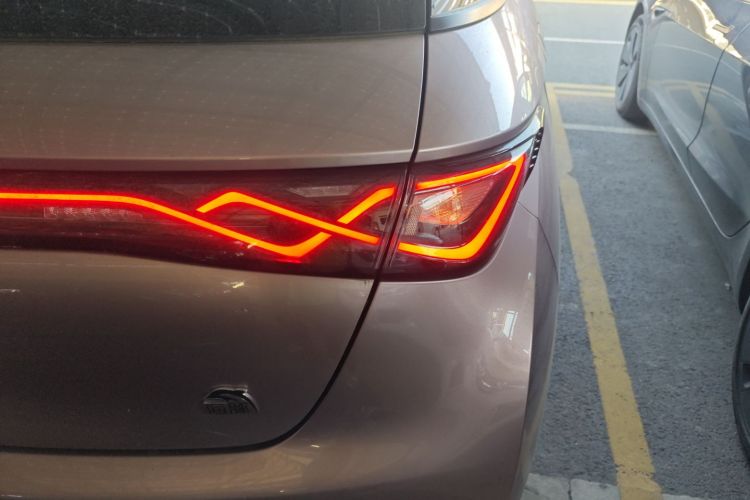 比亚迪 海豚 2021款 405km 时尚版车身外观9