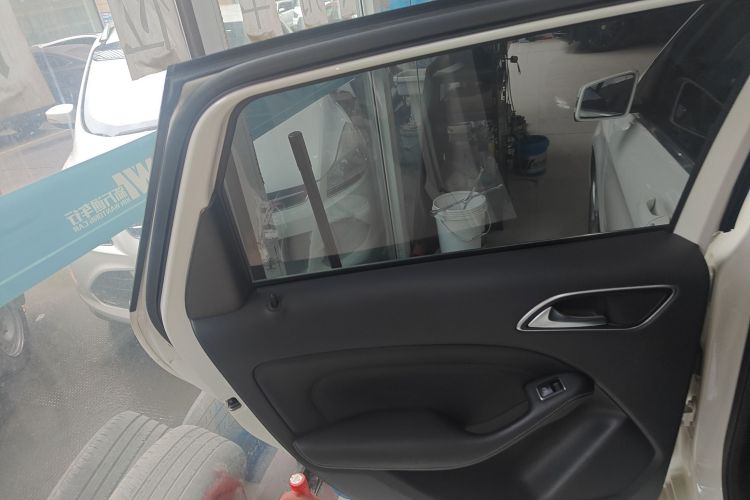 奔驰B级 2019款 B 200 动感型中控内饰49