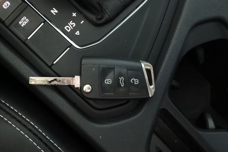 大众 途观L 2022款 330TSI 自动两驱舒享版中控内饰11