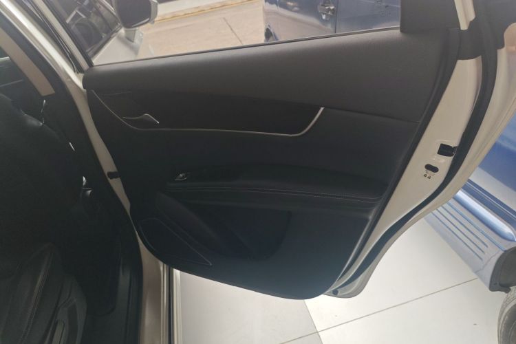 比亚迪 宋MAX 2018款 1.5T 自动智联豪华型 6座中控内饰7006