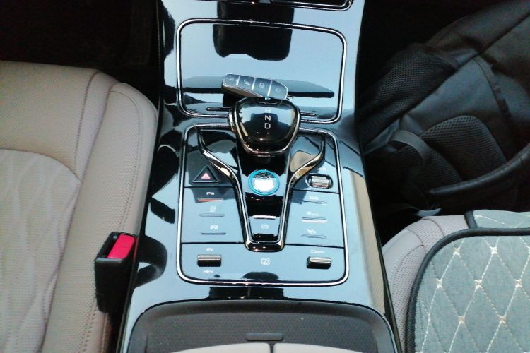 比亚迪 汉 2025款 DM-i 125KM精英型中控内饰18