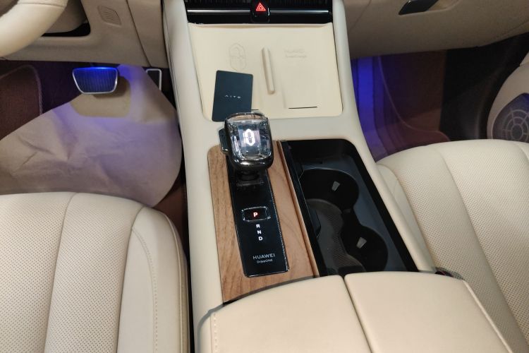 鸿蒙智行 问界M7 2024款 1.5T 后驱Plus版 5座中控内饰18