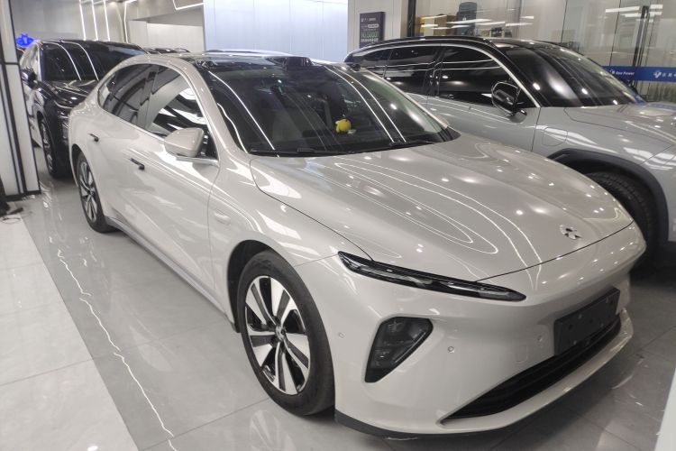 蔚来ET7 2022款 75kWh车身外观3