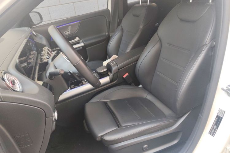 奔驰EQA 2022款 EQA 260中控内饰19