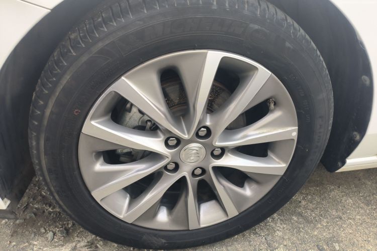 别克GL6 2021款 323T 轻混动互联豪华型车身外观6007