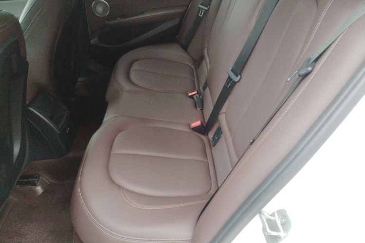 宝马1系 2022款 120i M运动曜夜版中控内饰7004