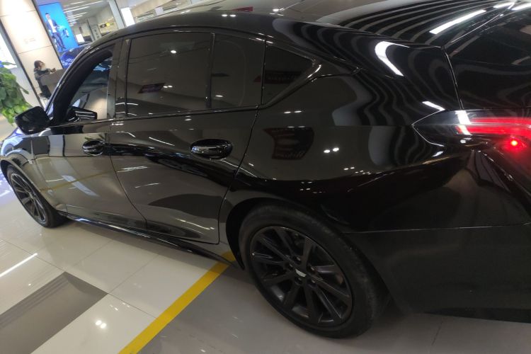 凯迪拉克CT5 2023款 28T 尊贵型车身外观4