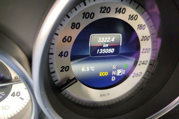 奔驰E级 2014款 E 260 L 运动型中控内饰15