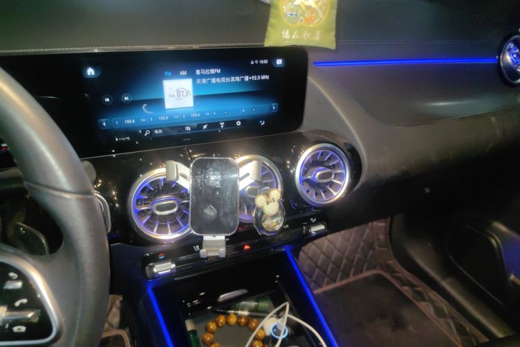 奔驰GLA 2020款 GLA 200 4MATIC中控内饰16