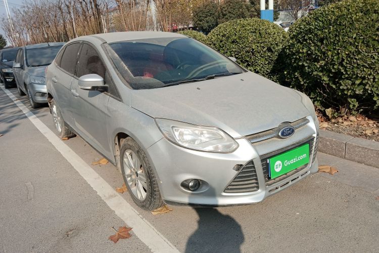 福特 福克斯 2012款 三厢 1.6L 自动舒适型车身外观3