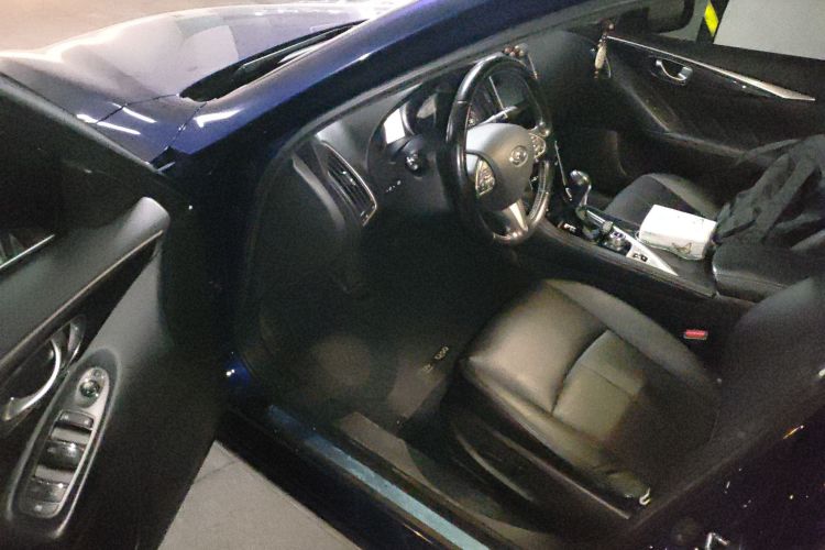 英菲尼迪Q50L 2016款 2.0T 舒适版中控内饰20