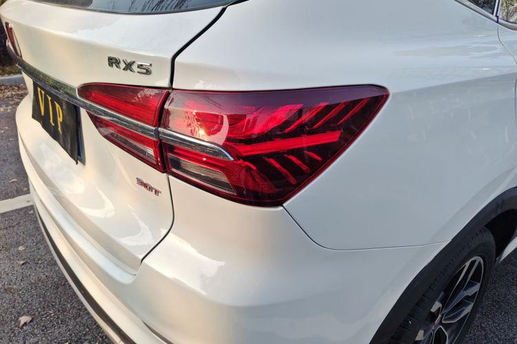 荣威RX5 2016款 30T 四驱自动互联网智尊版车身外观9