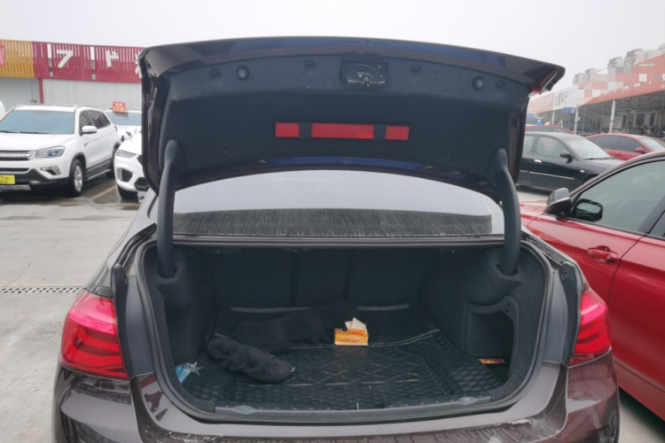 宝马3系 2017款 320Li 时尚型局部细节23