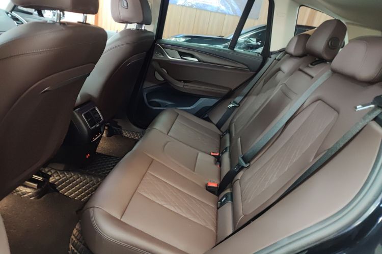 宝马X3 2022款 xDrive30i 领先型 M曜夜套装中控内饰21