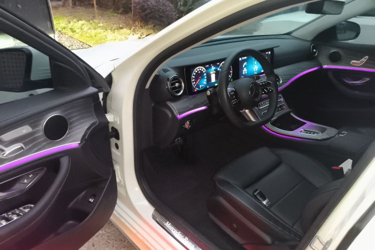 奔驰E级 2021款 E 260 L 运动型中控内饰20