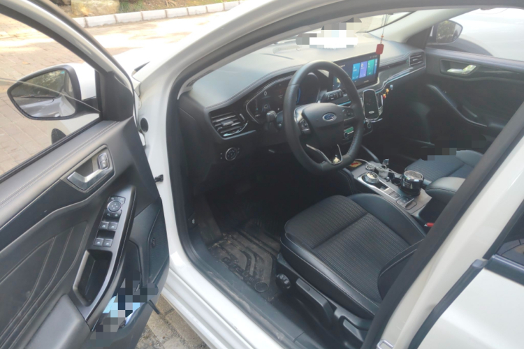福特 福克斯 2021款 两厢 EcoBoost 180 自动锋潮型中控内饰20