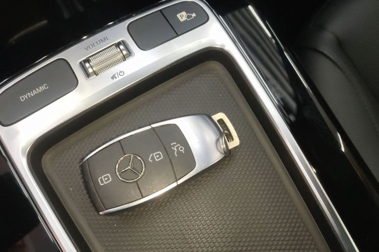 奔驰A级 2023款 A 180 L中控内饰7001