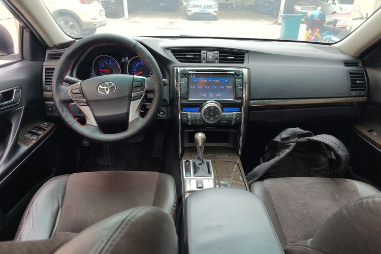 丰田 锐志 2013款 2.5V 尚锐版中控内饰12