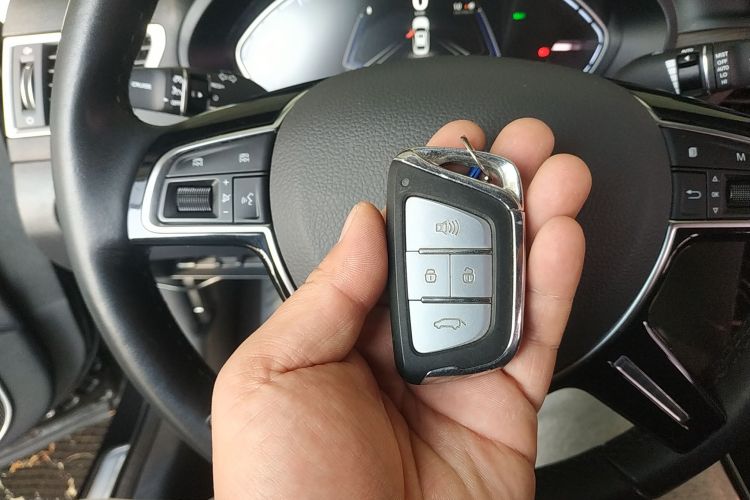 江汽集团 江淮iEVA60 2019款 旗舰型中控内饰11