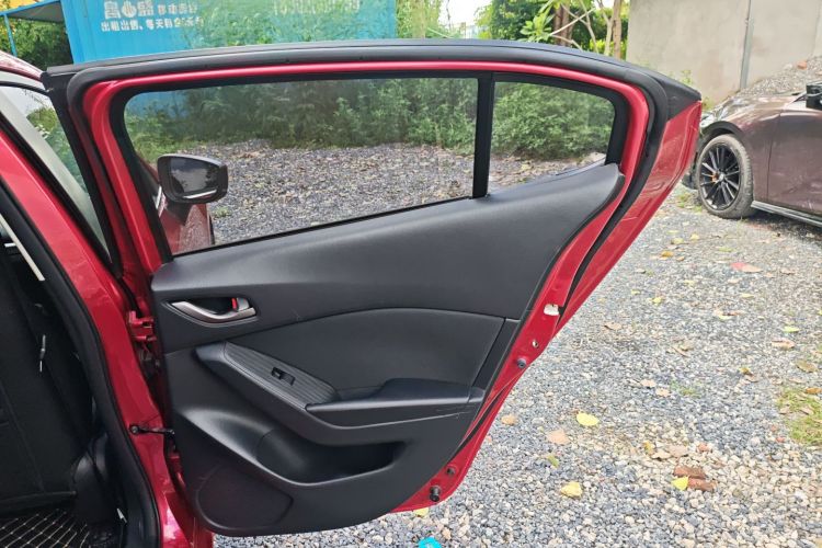 马自达3 昂克赛拉 2019款 云控版 三厢 1.5L 自动舒适型 国VI中控内饰45