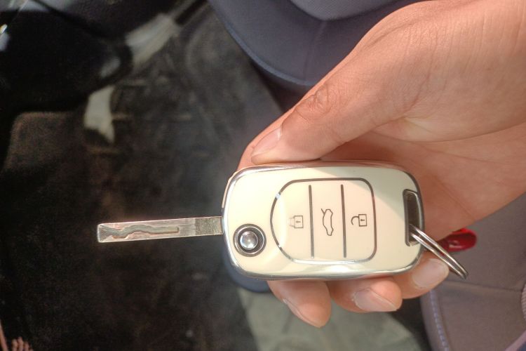 五菱汽车 宏光MINIEV 2022款 轻松款 磷酸铁锂中控内饰7001