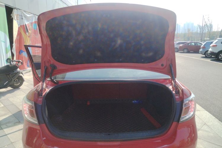 马自达 睿翼 2012款 2.0L 自动精英版机舱底盘23