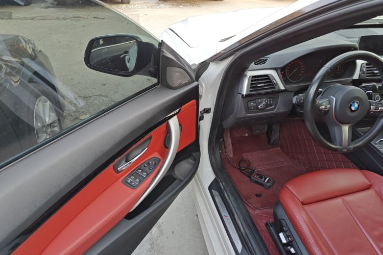 宝马3系GT 2019款 320i M运动型中控内饰20