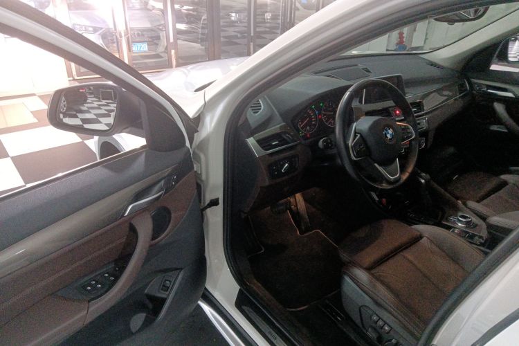 宝马X1 2016款 sDrive20Li 豪华型中控内饰20