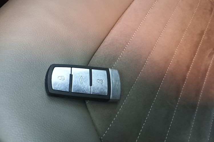 大众 迈腾 2015款 1.8TSI 尊贵型中控内饰11