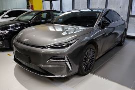 吉利银河 银河星耀8 2025款 130km EM-i 尊享版