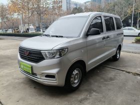 五菱汽车 五菱宏光V 2022款 1.5L劲取版电动助力LAR