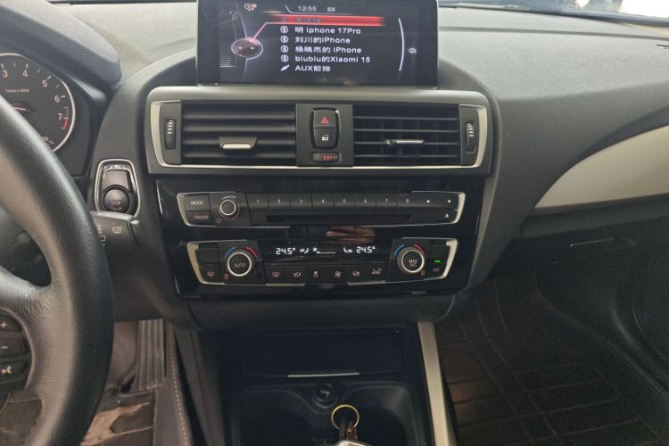 宝马1系(进口) 2015款 120i 领先型中控内饰16
