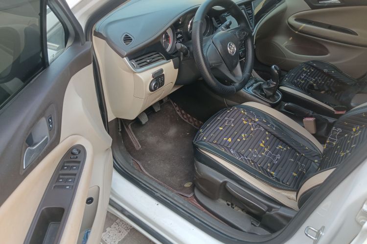 别克 威朗 2015款 三厢 15S 手动进取型中控内饰7003