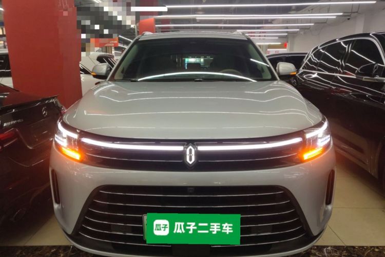 鸿蒙智行 问界M7 2024款 1.5T 四驱Plus版 5座车身外观2