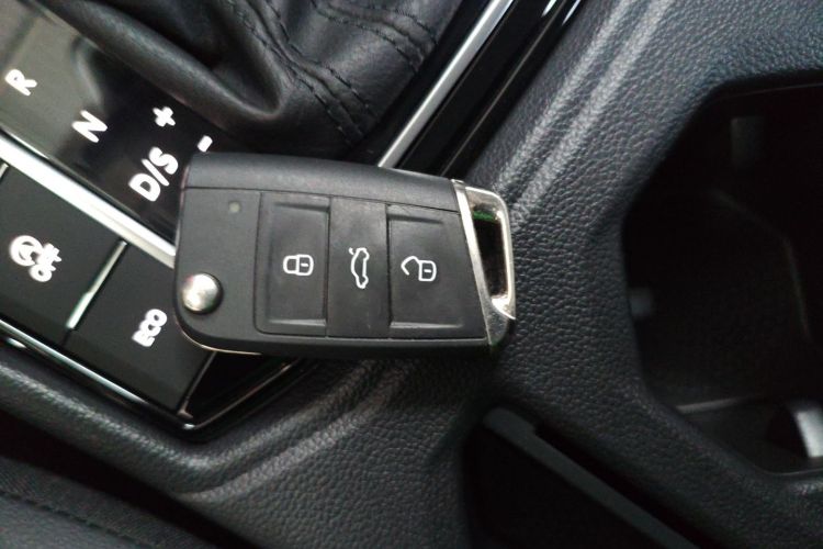 大众 朗逸 2024款 300TSI DSG星空领先版中控内饰11