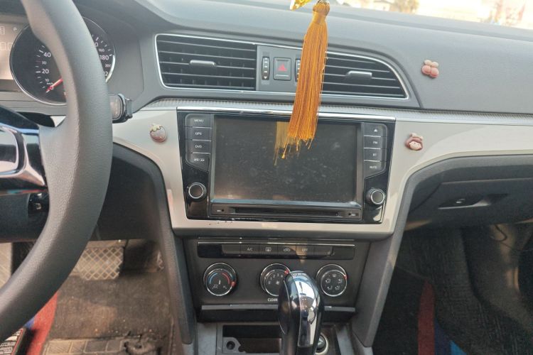 大众 凌渡 2015款 230TSI DSG风尚版中控内饰16