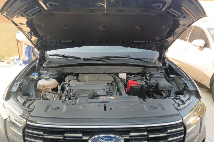 福特 2023款 锐界L 2.0T EcoBoost 两驱七座豪华型机舱底盘24