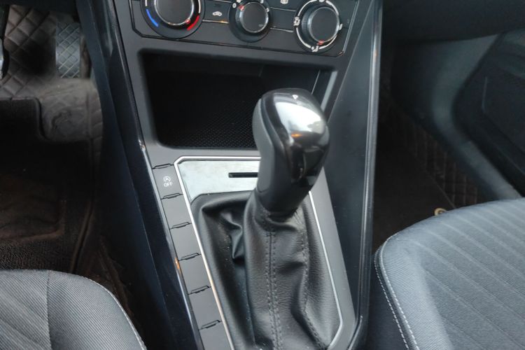 大众 朗逸 2023款 新锐 1.5L 自动新逸版中控内饰18