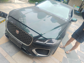 捷豹XFL 2024款 2.0T P250 两驱尊享豪华版