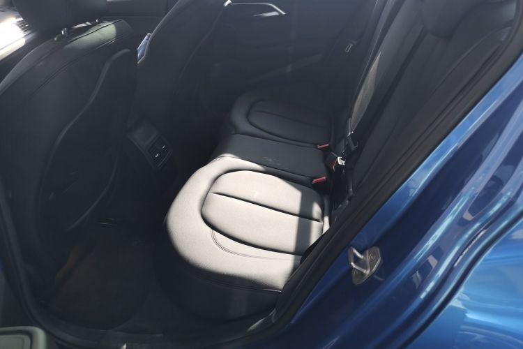 宝马1系 2018款 120i 设计套装型中控内饰21