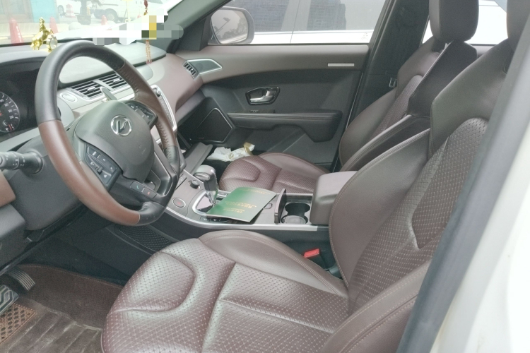 陆风X7 2015款 2.0T 全景尊贵版中控内饰19