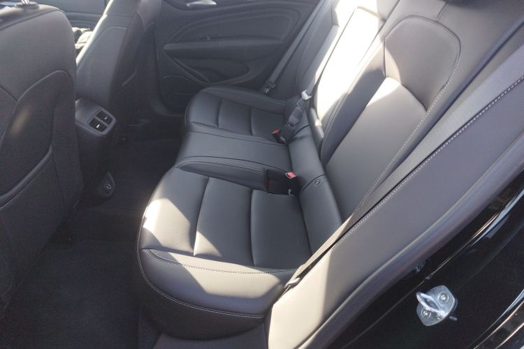 别克 君威 2024款 25T 超享版中控内饰21