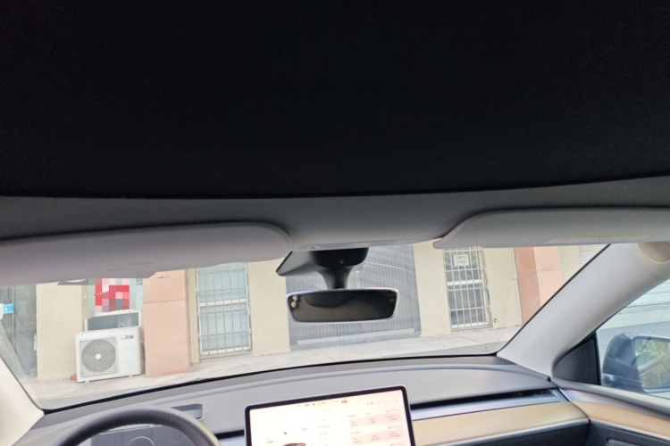 特斯拉 Model Y 2021款 Performance高性能全轮驱动版中控内饰22